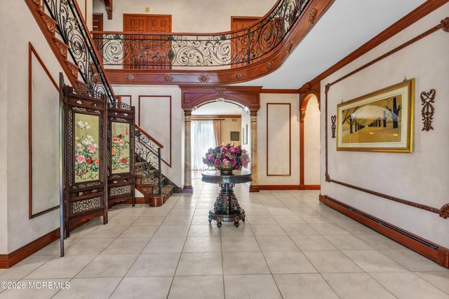 427 Fawns Run, Morganville, NJ 07751