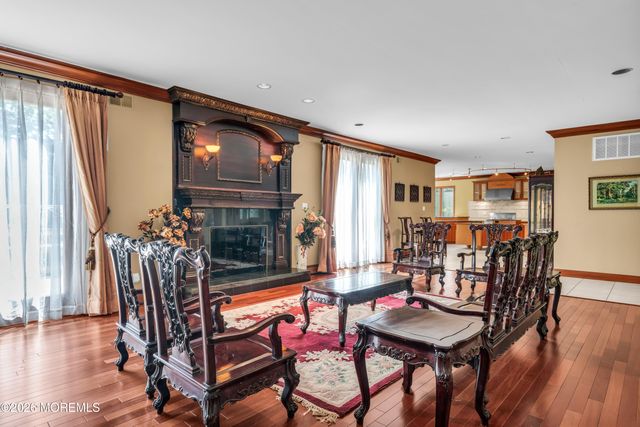 427 Fawns Run, Morganville, NJ 07751