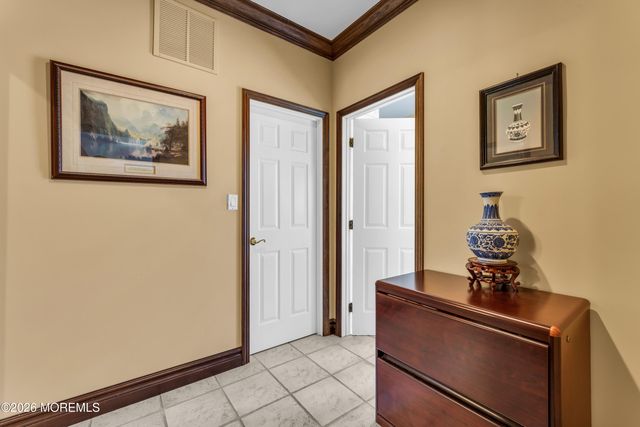 427 Fawns Run, Morganville, NJ 07751