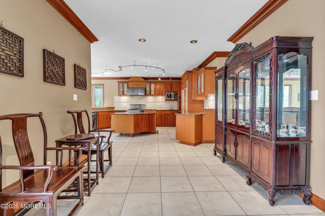 427 Fawns Run, Morganville, NJ 07751