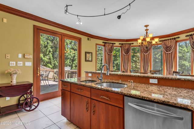 427 Fawns Run, Morganville, NJ 07751