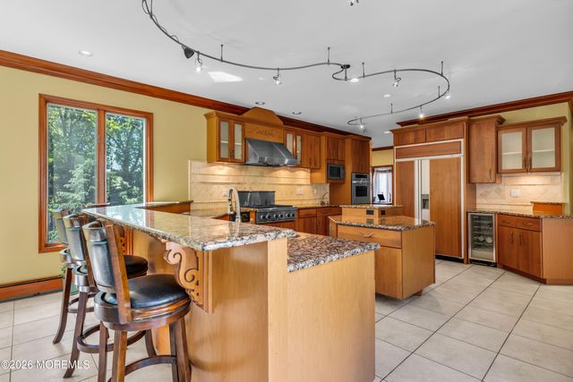 427 Fawns Run, Morganville, NJ 07751