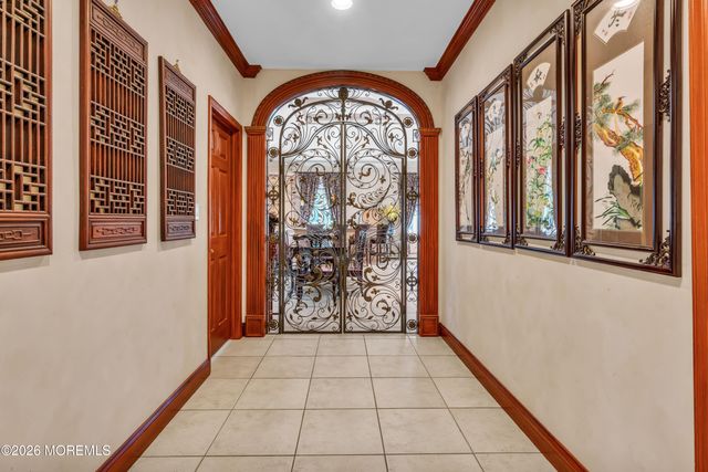 427 Fawns Run, Morganville, NJ 07751