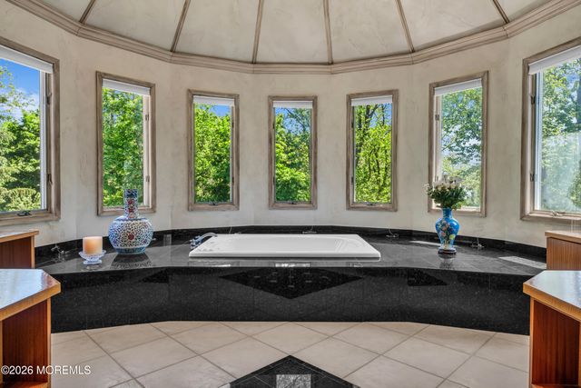 427 Fawns Run, Morganville, NJ 07751