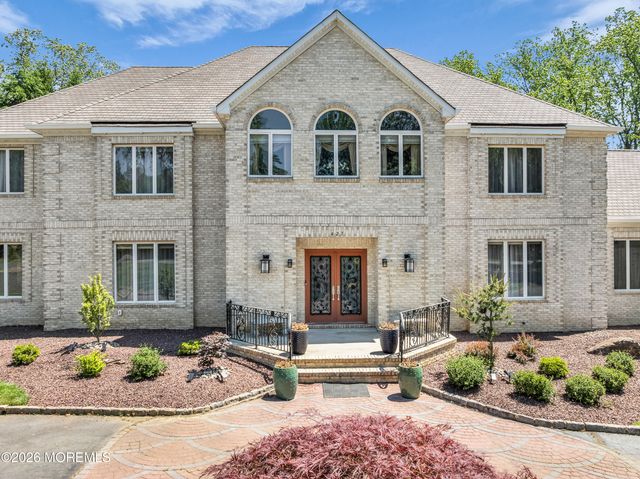 427 Fawns Run, Morganville, NJ 07751