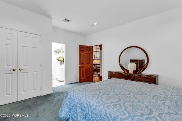 427 Fawns Run, Morganville, NJ 07751