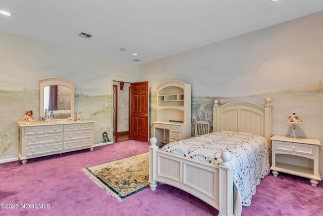427 Fawns Run, Morganville, NJ 07751