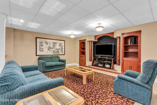 427 Fawns Run, Morganville, NJ 07751