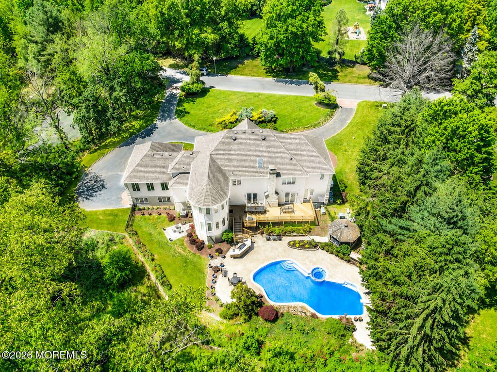 427 Fawns Run, Morganville, NJ 07751