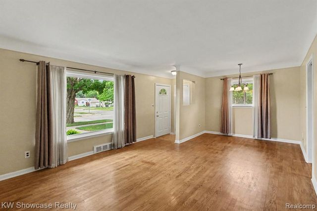 29115 Westfield Street, Livonia, MI 48150