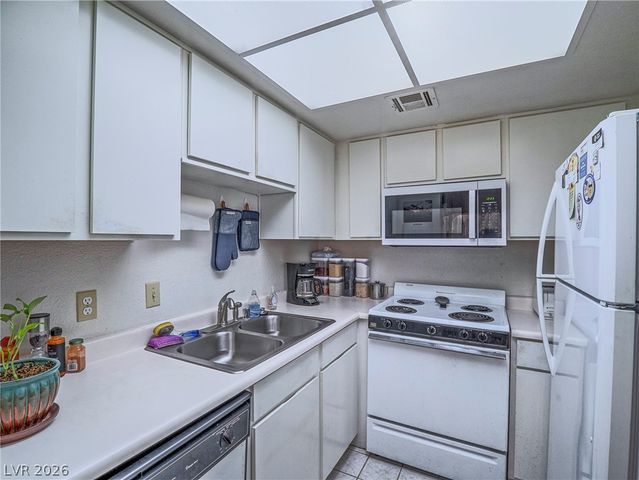 5921 Smoke Ranch Road C, Las Vegas, NV 89108