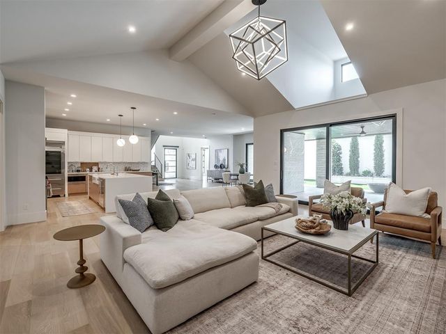 15613 Woodleaf Lane, Edmond, OK 73013