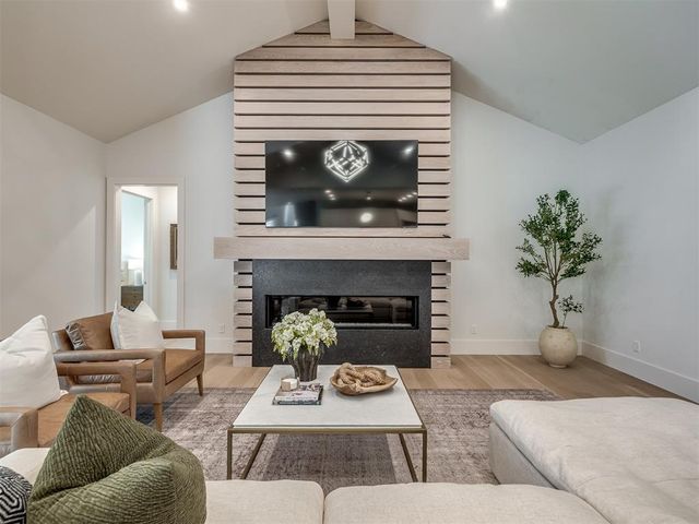 15613 Woodleaf Lane, Edmond, OK 73013