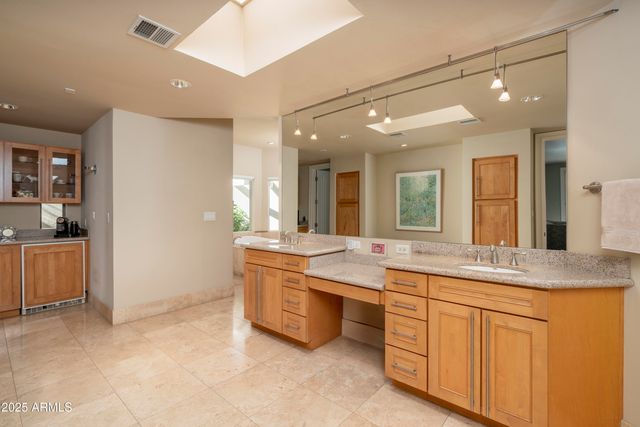 3500 E LINCOLN Drive 17, Phoenix, AZ 85018