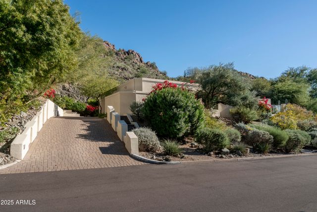 3500 E LINCOLN Drive 17, Phoenix, AZ 85018