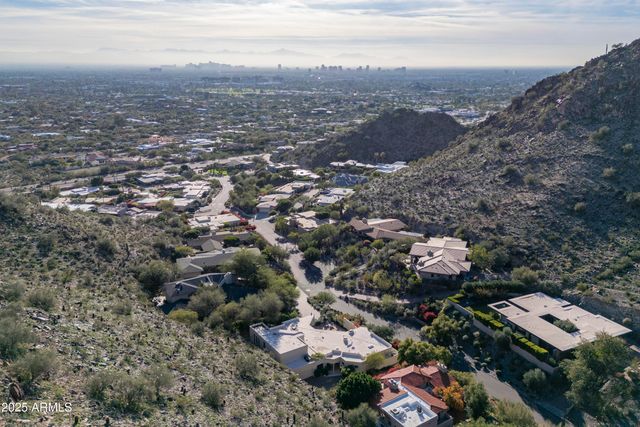 3500 E LINCOLN Drive 17, Phoenix, AZ 85018