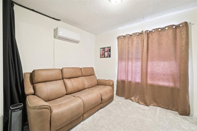 1725 NW Washington Avenue, Piedmont, OK 73078