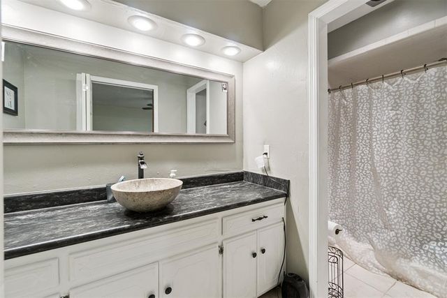 1725 NW Washington Avenue, Piedmont, OK 73078