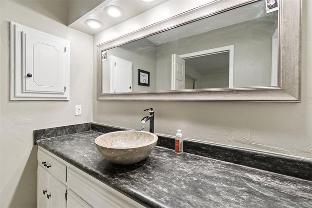 1725 NW Washington Avenue, Piedmont, OK 73078