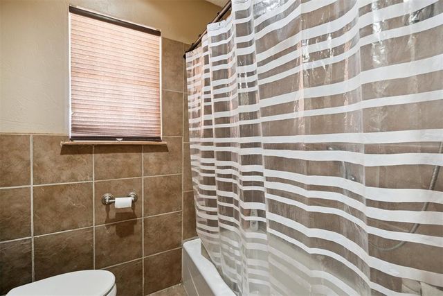 1725 NW Washington Avenue, Piedmont, OK 73078