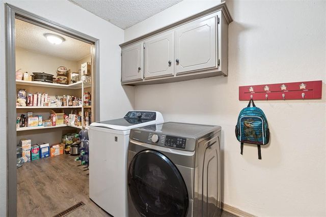 1725 NW Washington Avenue, Piedmont, OK 73078