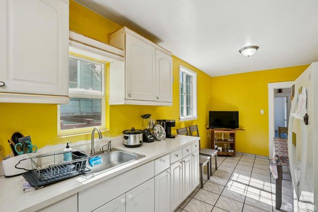 381 Richland Avenue, San Francisco, CA 94109