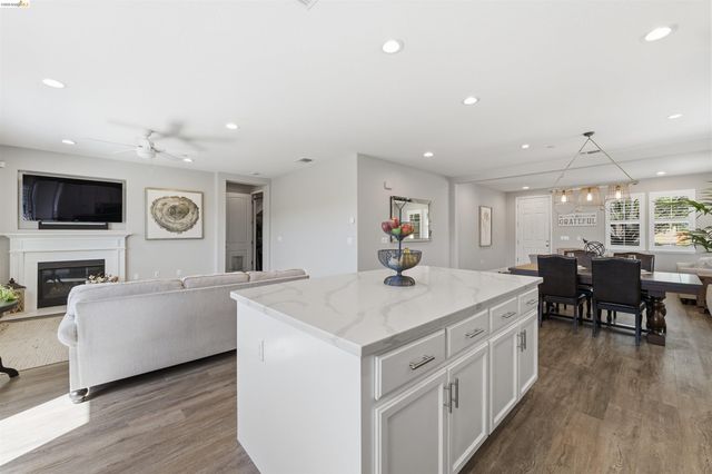 72 Greystone Pl, Pittsburg, CA 94565
