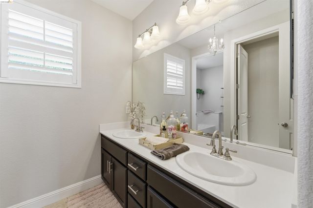 72 Greystone Pl, Pittsburg, CA 94565