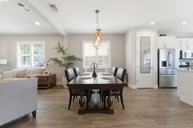 72 Greystone Pl, Pittsburg, CA 94565