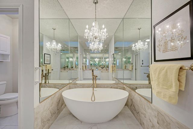 634 Broken Hills DR, Horseshoe Bay, TX 78657