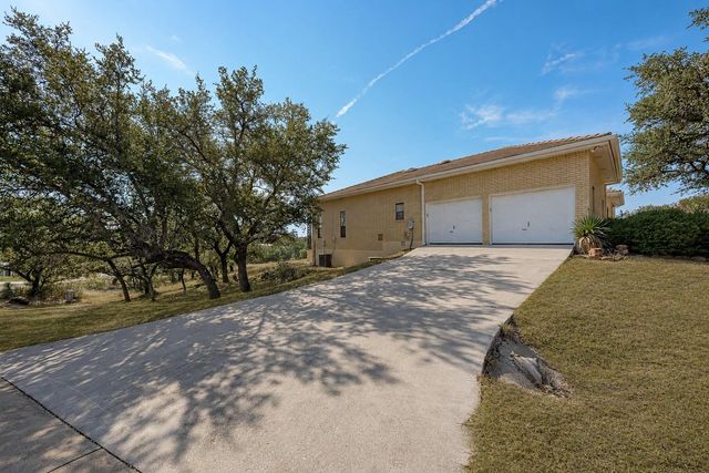 634 Broken Hills DR, Horseshoe Bay, TX 78657