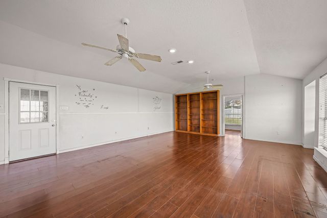 101 Arrowhead Street, Fort Worth, TX 76108