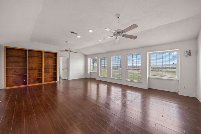 101 Arrowhead Street, Fort Worth, TX 76108