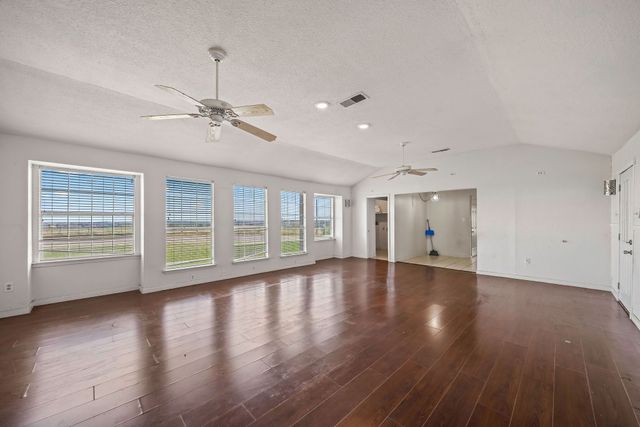 101 Arrowhead Street, Fort Worth, TX 76108