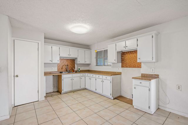 101 Arrowhead Street, Fort Worth, TX 76108