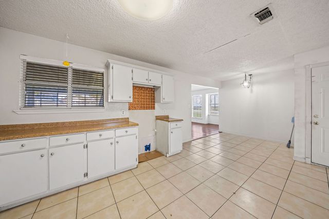 101 Arrowhead Street, Fort Worth, TX 76108