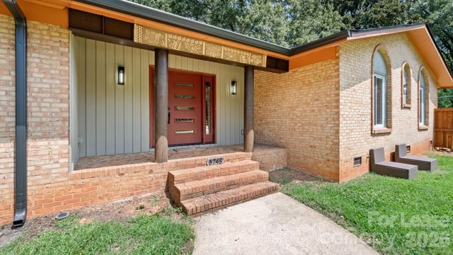 5745 Riviere Drive, Charlotte, NC 28211