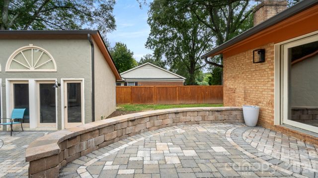 5745 Riviere Drive, Charlotte, NC 28211