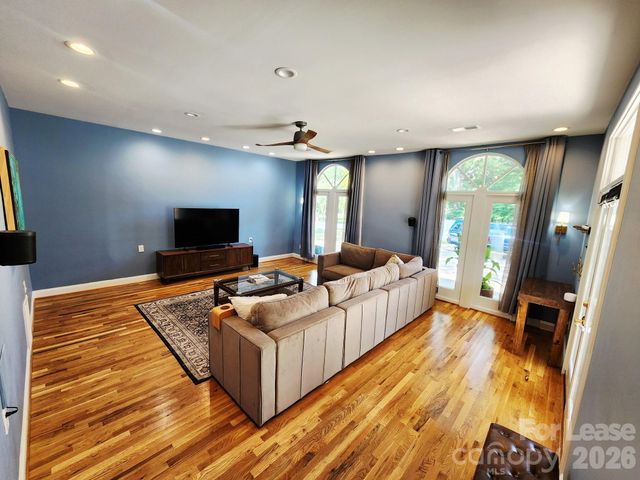 5745 Riviere Drive, Charlotte, NC 28211