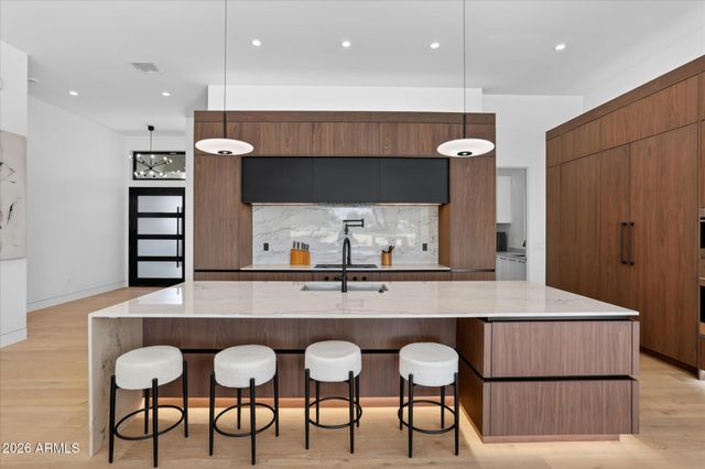 6915 E MONTREAL Place, Scottsdale, AZ 85254