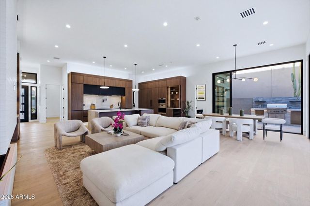 6915 E MONTREAL Place, Scottsdale, AZ 85254
