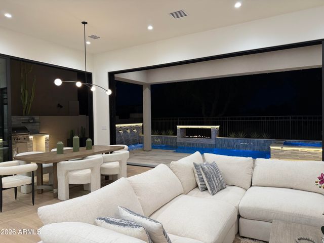 6915 E MONTREAL Place, Scottsdale, AZ 85254