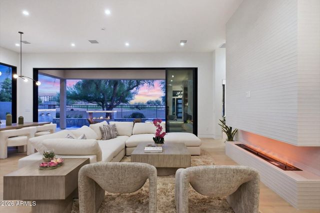 6915 E MONTREAL Place, Scottsdale, AZ 85254