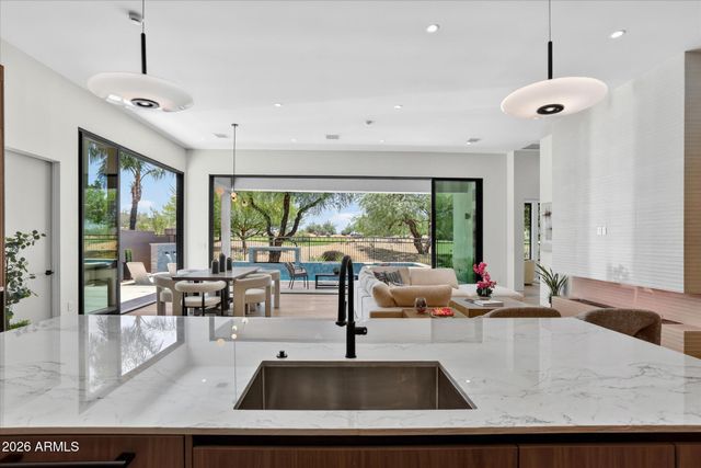 6915 E MONTREAL Place, Scottsdale, AZ 85254