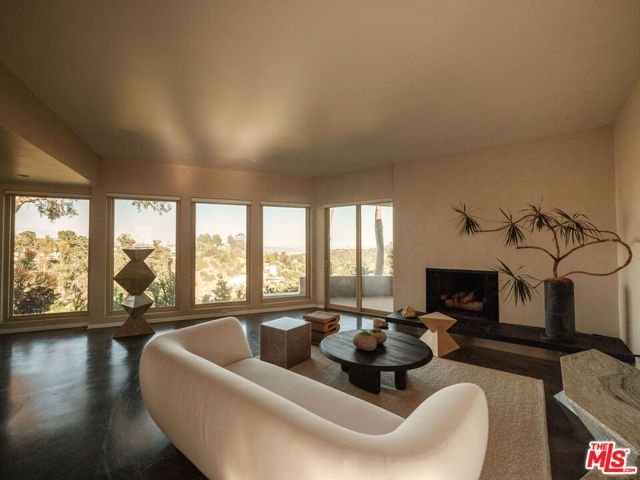 2400 Crest View Drive, Los Angeles, CA 90046