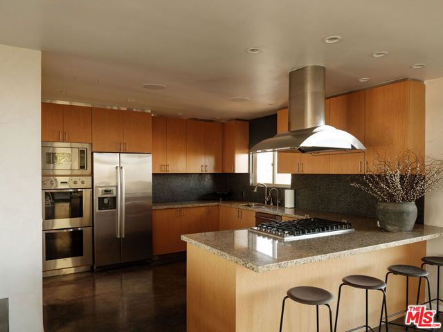 2400 Crest View Drive, Los Angeles, CA 90046