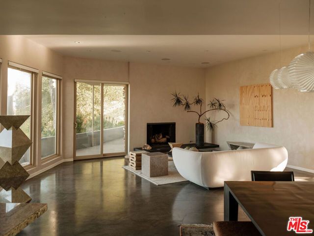 2400 Crest View Drive, Los Angeles, CA 90046