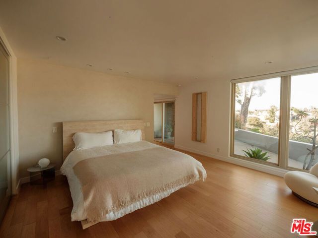 2400 Crest View Drive, Los Angeles, CA 90046