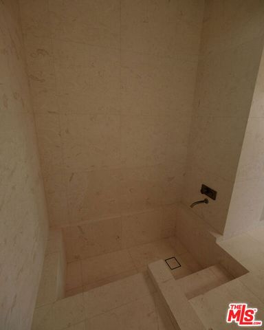 2400 Crest View Drive, Los Angeles, CA 90046