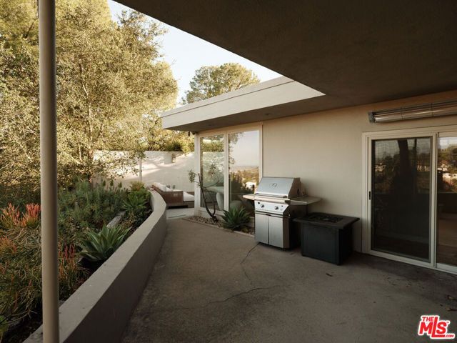 2400 Crest View Drive, Los Angeles, CA 90046